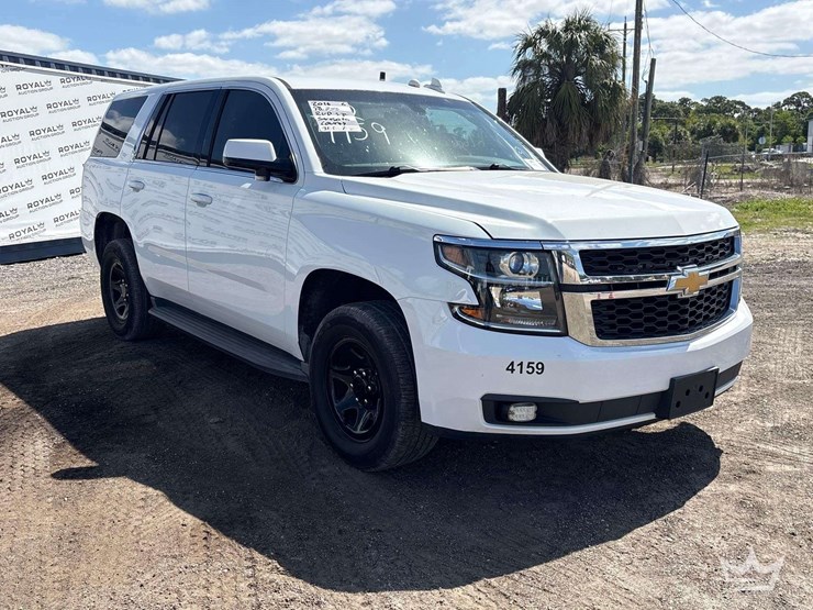 2016-chevrolet-tahoe-image-2