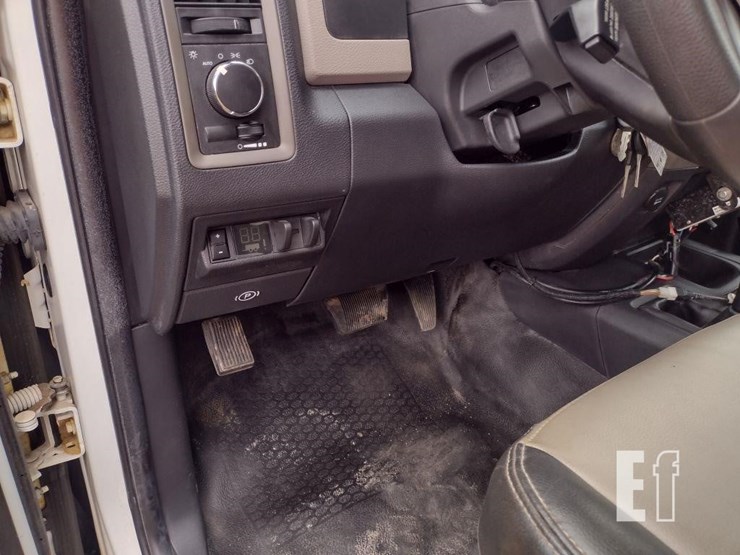 2011-dodge-ram-3500hd-image-13