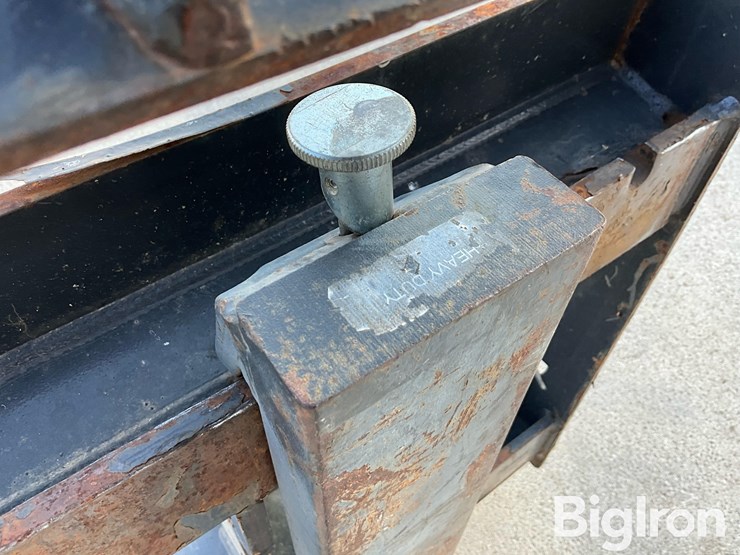 bobcat-pallet-fork-image-19