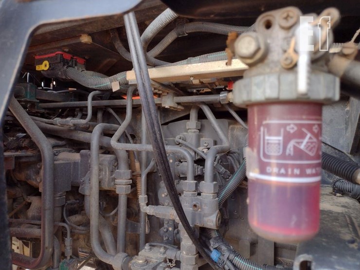 2021-kubota-m7-132-image-28