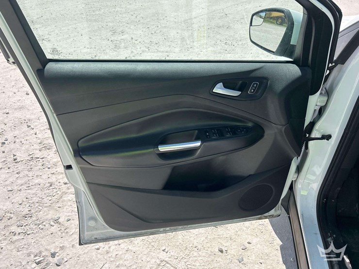 2019-ford-escape-image-14