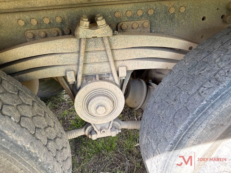 1999-mack-rd690s-image-7
