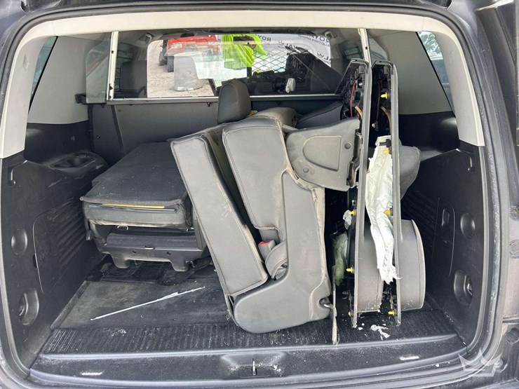 2019-chevrolet-tahoe-image-24