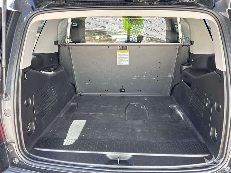 2019-chevrolet-tahoe-image-24