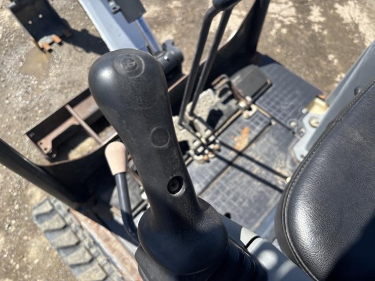 2020-bobcat-e20-image-27