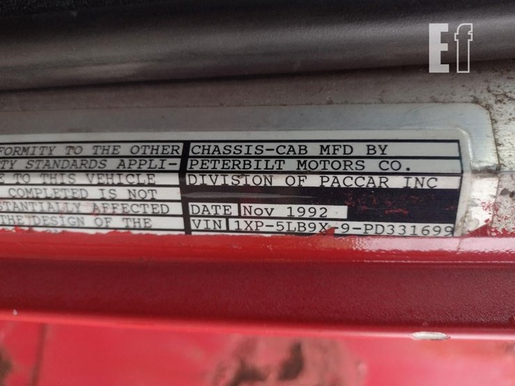 1993-peterbilt-379-image-5