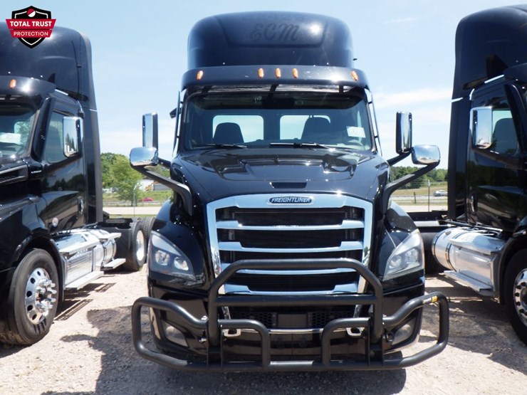 2022-freightliner-cascadia-116-image-2