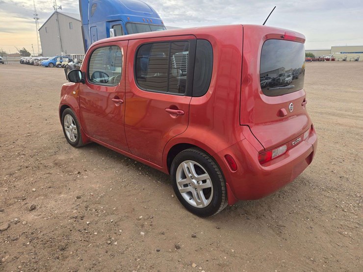 2010-nissan-cube-image-4