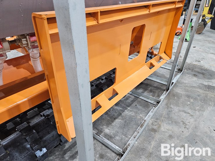 2025-caterpillar-12-image-16