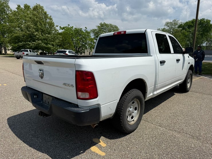 2016-dodge-1500-image-3