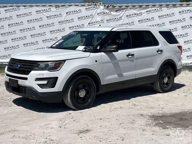 2016-ford-explorer-image-1