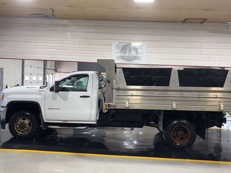 2018-gmc-sierra-3500hd-image-2