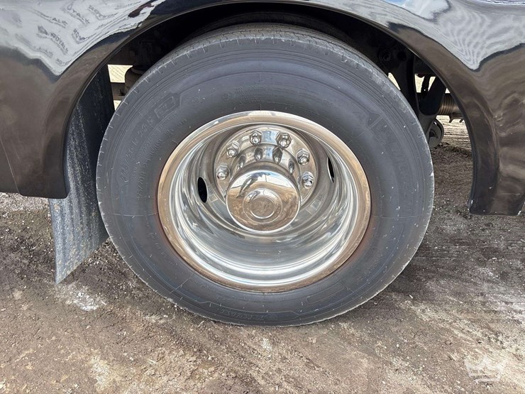 2015-ford-f750-image-31