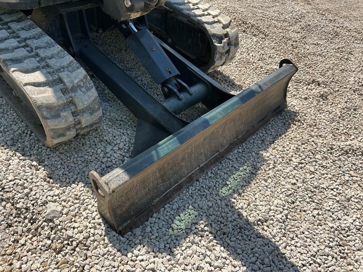 2023-bobcat-e32-image-11