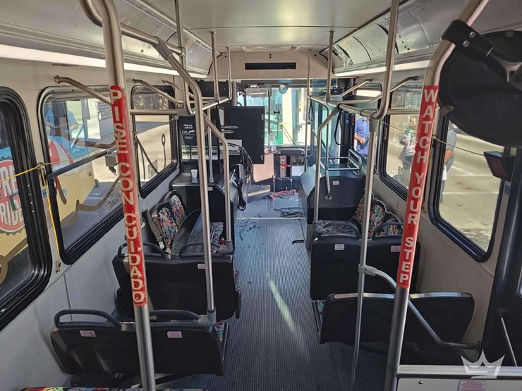 2012-gillig-low-floor-image-11