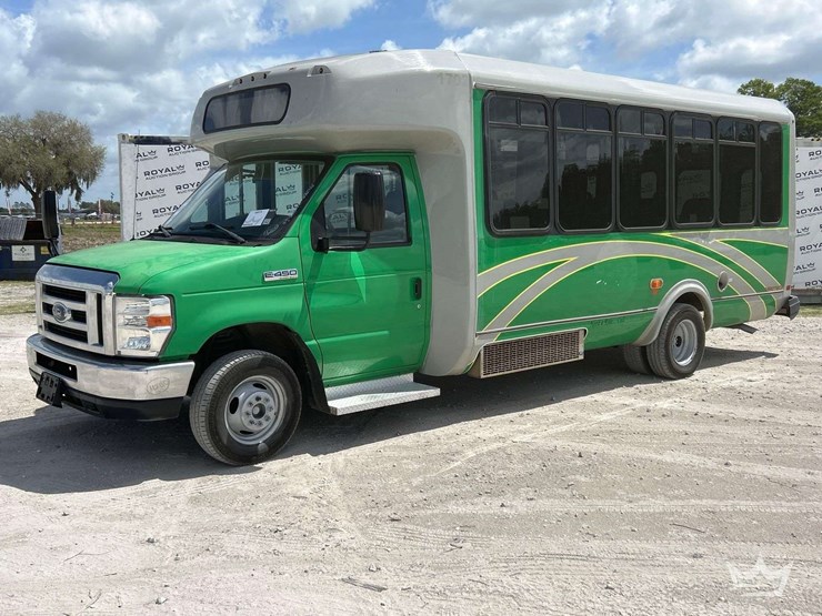 2017-ford-e450-image-1