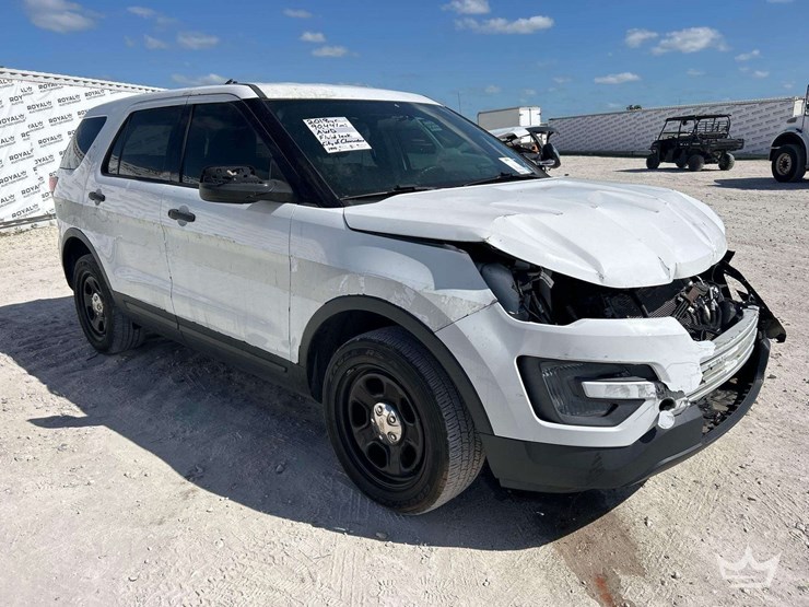 2018-ford-explorer-image-2