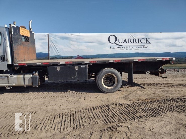 2015-freightliner-business-class-m2-106-image-14