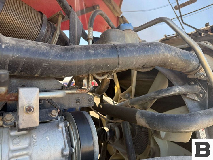 2015-case-ih-magnum-310-image-29