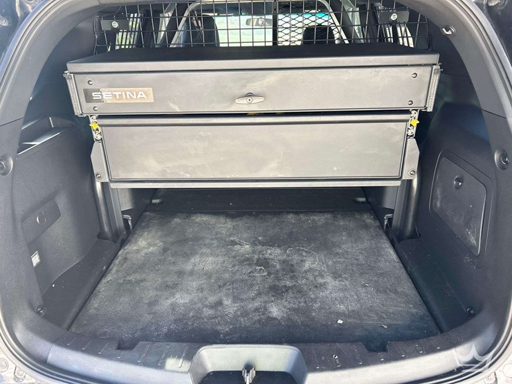 2017-ford-explorer-image-24