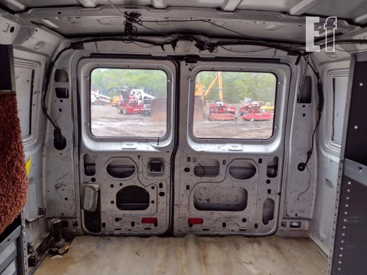 2012-ford-e250-image-26