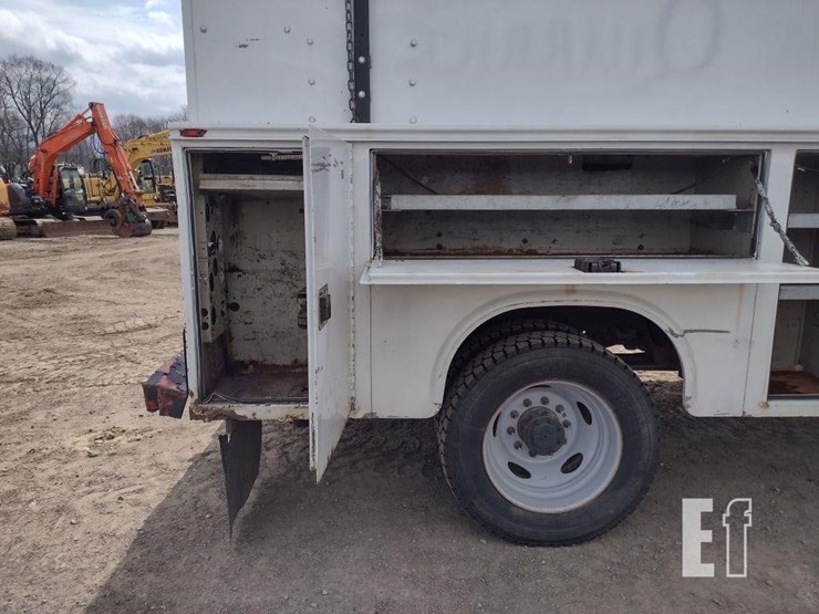 2019-ford-f550-image-25