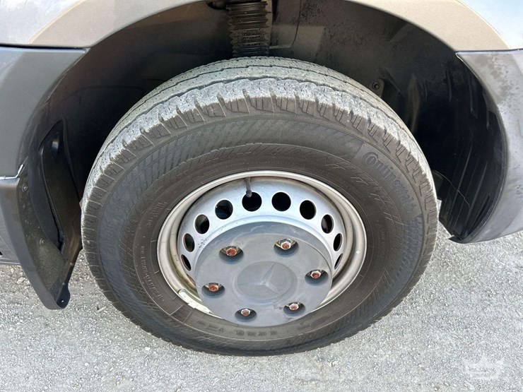 2021-mercedes-benz-sprinter-4500-image-34