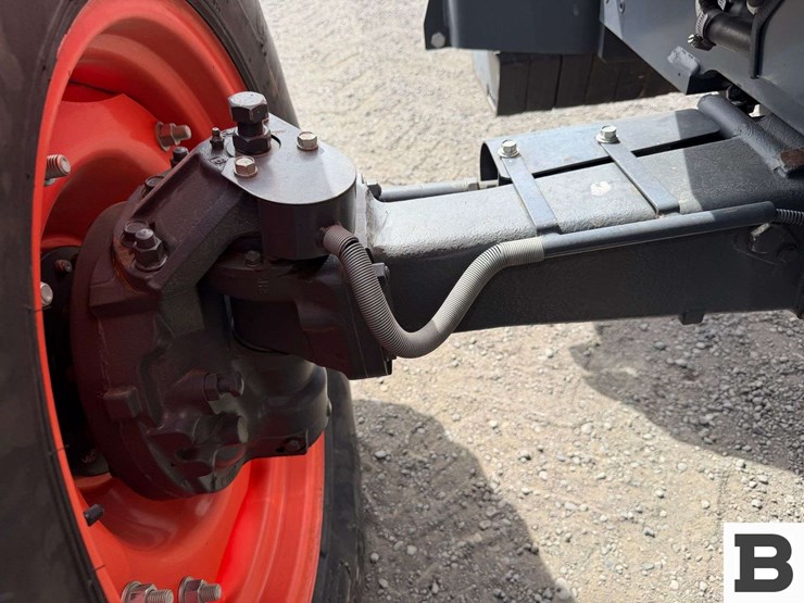 2013-kubota-m110gx-image-18