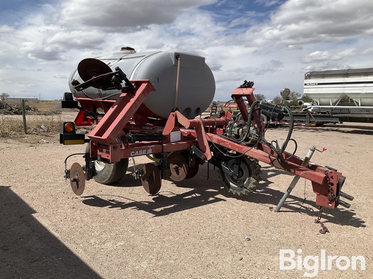 2011-case-ih-2800-image-3