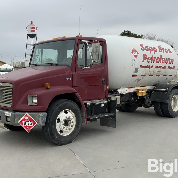 2001 FREIGHTLINER FL70