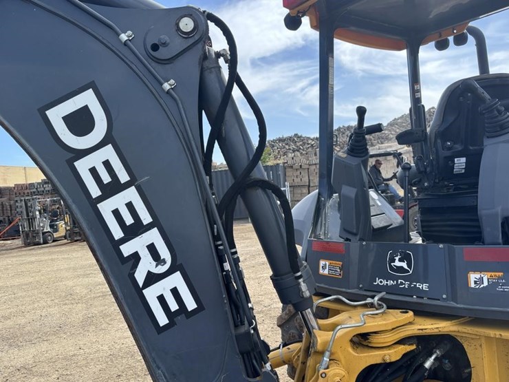2019-deere-310l-ep-image-23