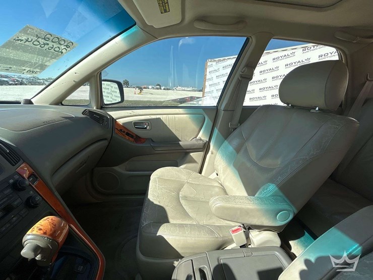 2002-lexus-rx300-image-18