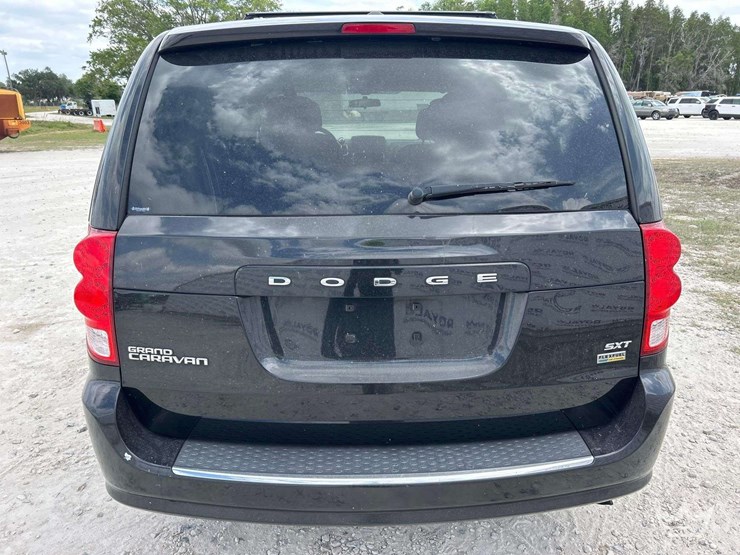 2016-dodge-grand-caravan-image-22