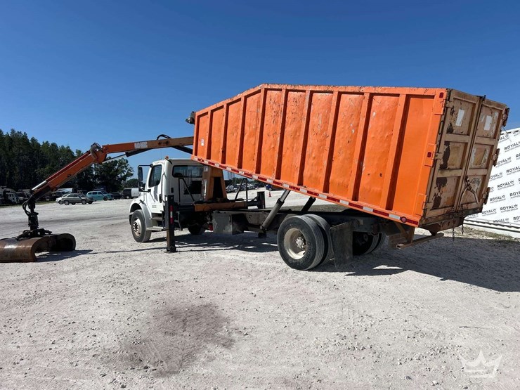 2010-freightliner-m2-106-image-4