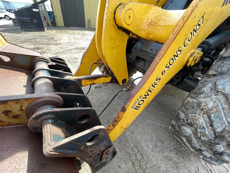 2005-komatsu-wa320-5l-image-11