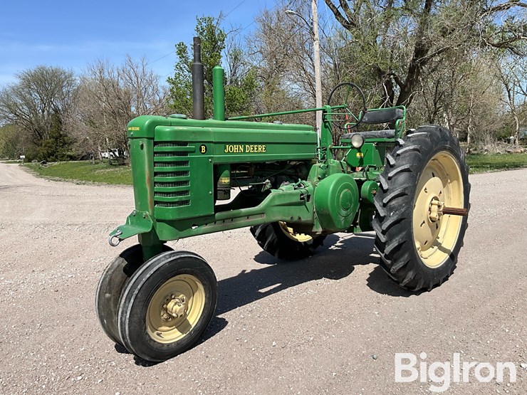 1951-john-deere-b-image-1
