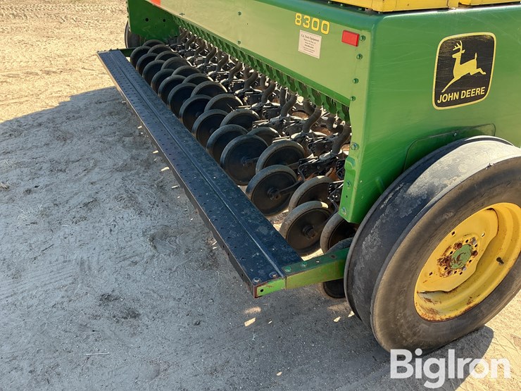 john-deere-8300-image-15