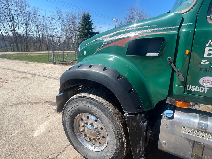 2013-mack-granite-104fr-image-54