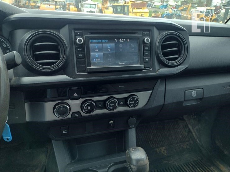 2018-toyota-tacoma-image-8