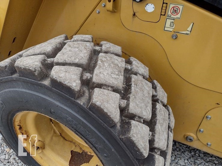 2016-caterpillar-246d-image-24