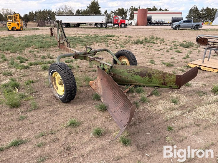 john-deere-12-image-4