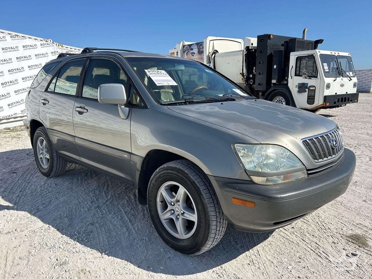 2002-lexus-rx300-image-2