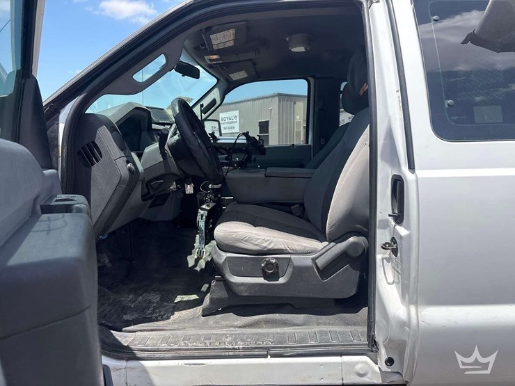 2016-ford-f550-image-23