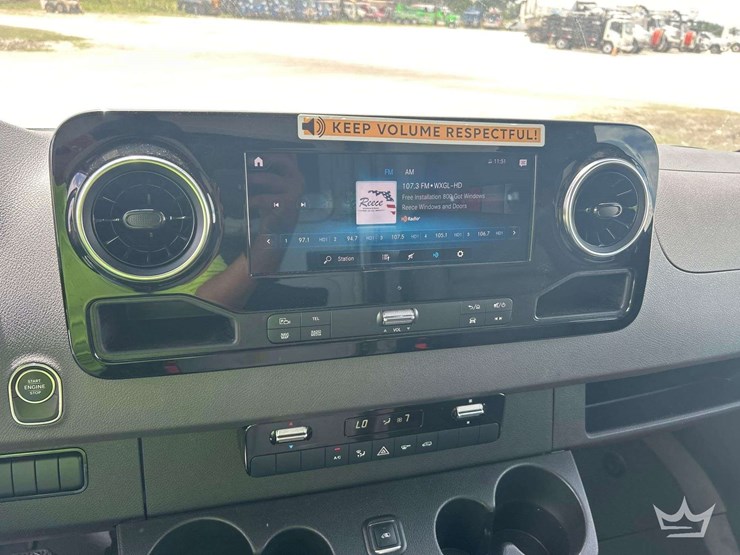 2021-mercedes-benz-sprinter-4500-image-15