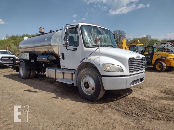 2007-freightliner-business-class-m2-106-image-47