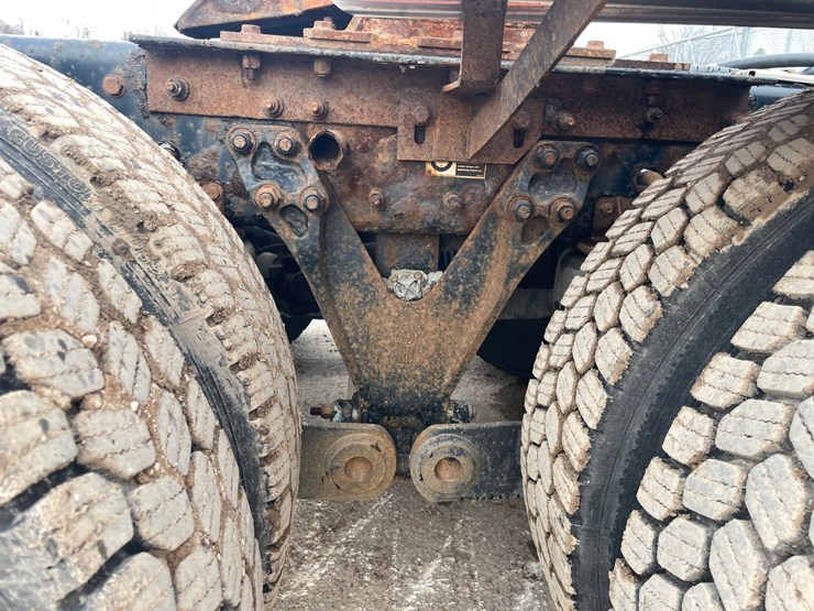 2015-kenworth-t880-image-54