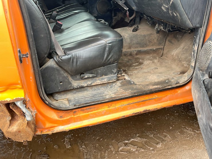 #4043-•-2002-gmc-250-(has-wi-title)-image-57