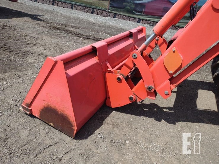 2021-kubota-m7-132-image-17