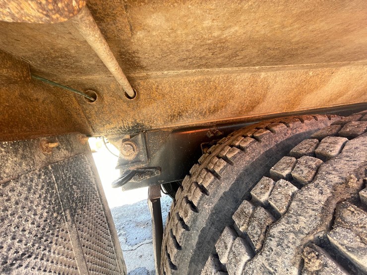 #4014-•-2013-quad-axle-mack-dump-truck-(has-wi-title)-image-88