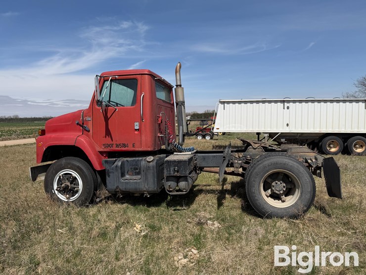 1989-international-s2300-image-8